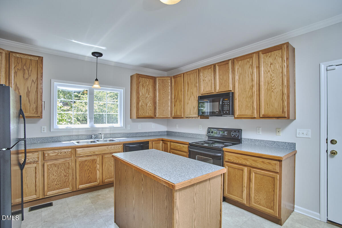309 Blueridge Road Carrboro, NC 27510 - Photo 21 of 63 056