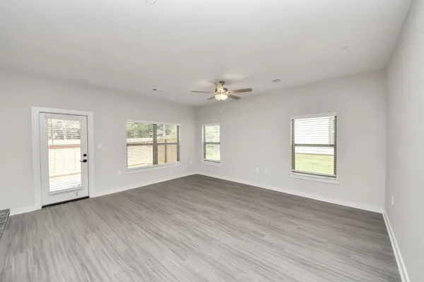 $1,729 | 7711 Longmire Road, Unit 155, Conroe, TX 77304