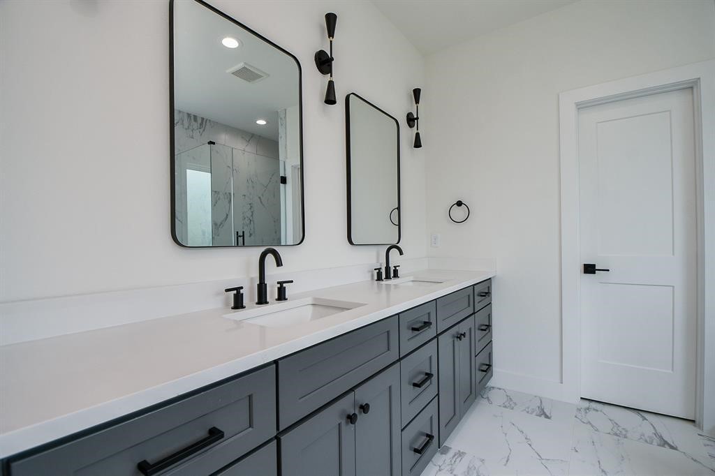 2305 Maury Street Houston, TX 77026 - Photo 11 of 19