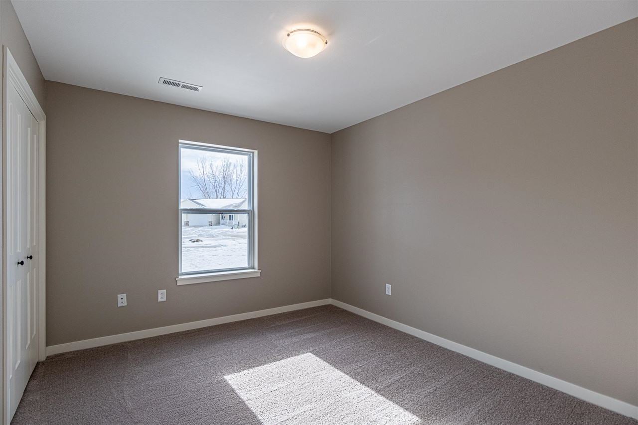 394 Maple Court Solon, IA 52333 - Photo 16 of 20 Gallery Image 16