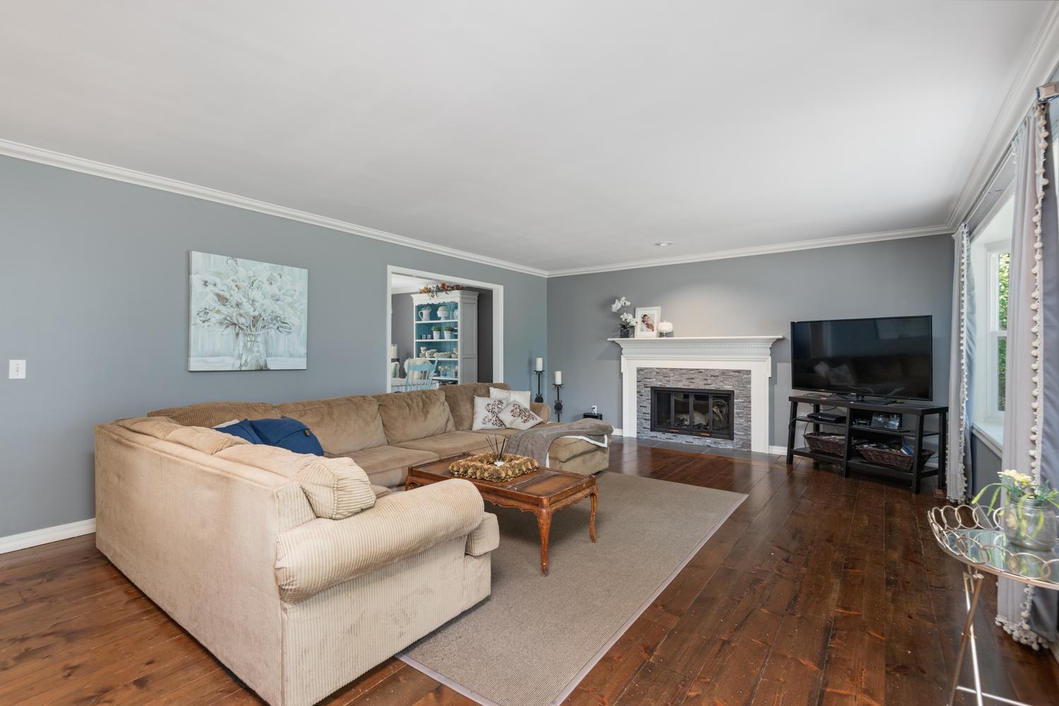 2530 Old Beach Road Excelsior, MN 55331 - Photo 6 of 39 Gallery Image 6