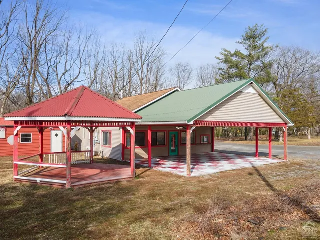 $338,100 | 5806-5816 Highway 23, Cairo, NY 12405