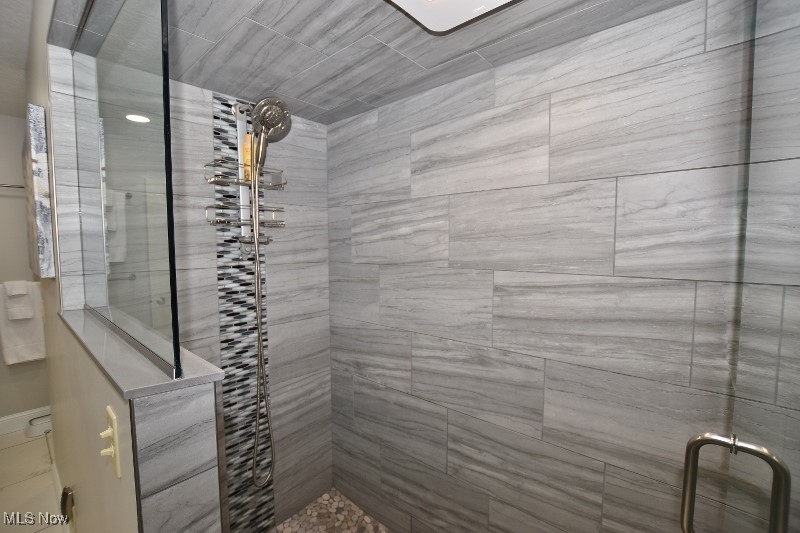 1251 Arrowhead Drive Southwest Dellroy, OH 44620 - Photo 28 of 50 Luxury at it's finest