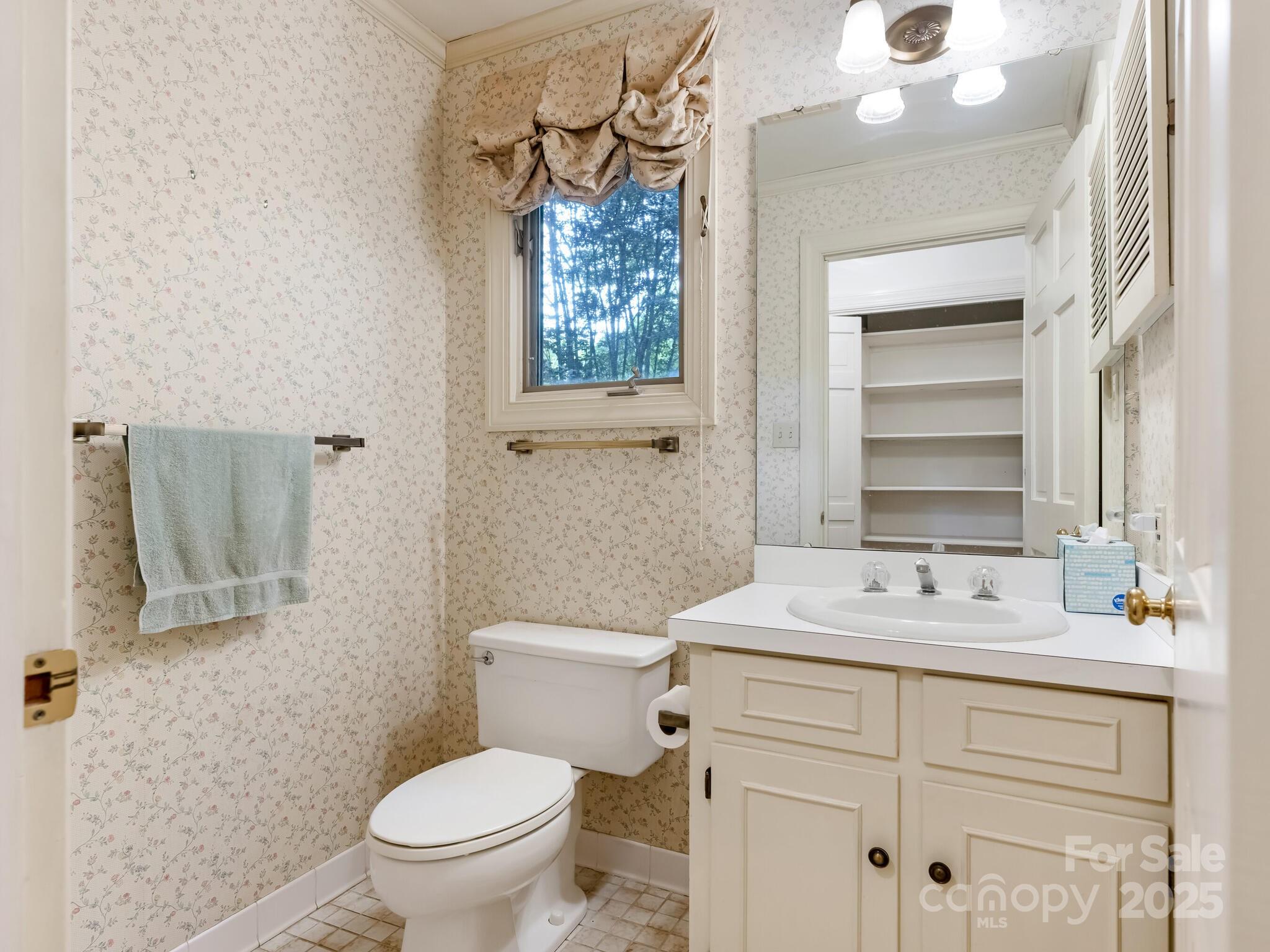 1950 Overhill Road Charlotte, NC 28211 - Photo 15 of 34 Gallery Image 15