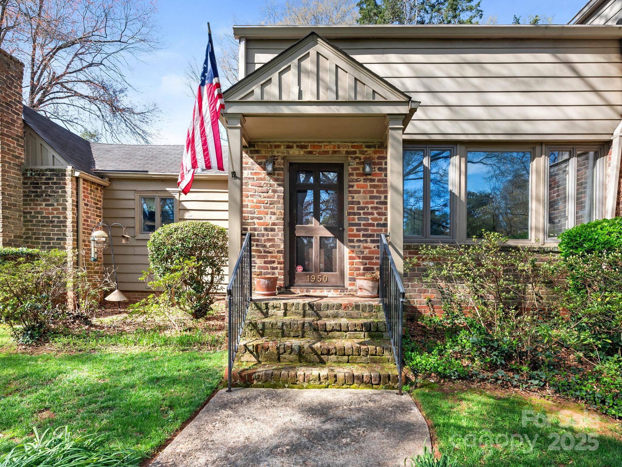 1950 Overhill Road Charlotte, NC 28211 - Photo 2 of 34 Gallery Image 2