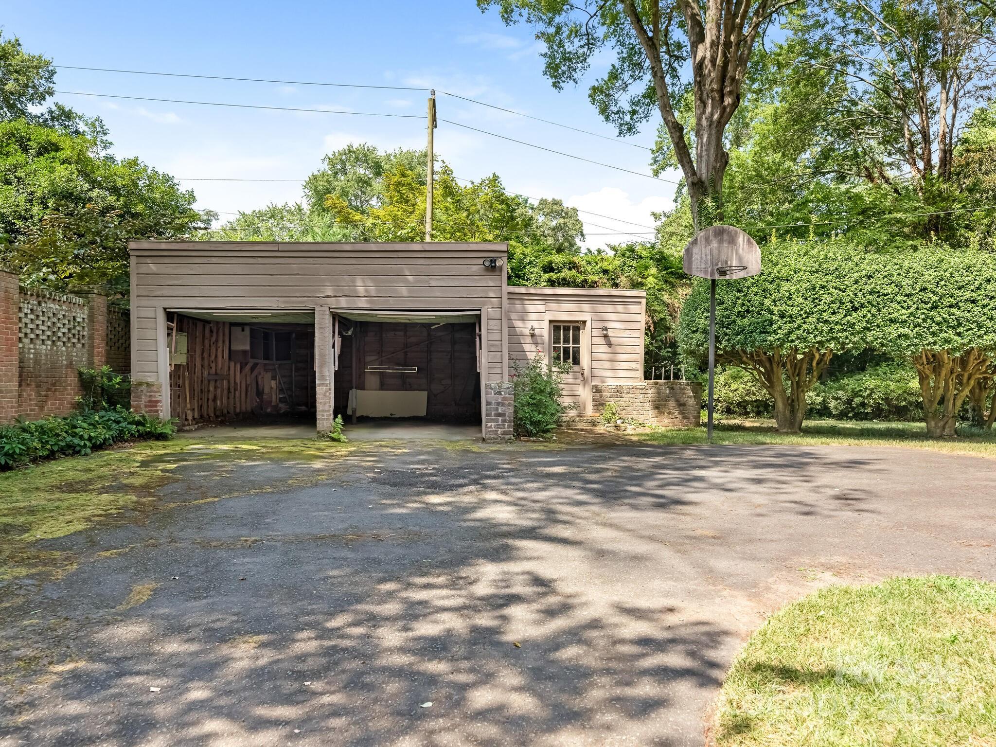 1950 Overhill Road Charlotte, NC 28211 - Photo 25 of 34 Gallery Image 25