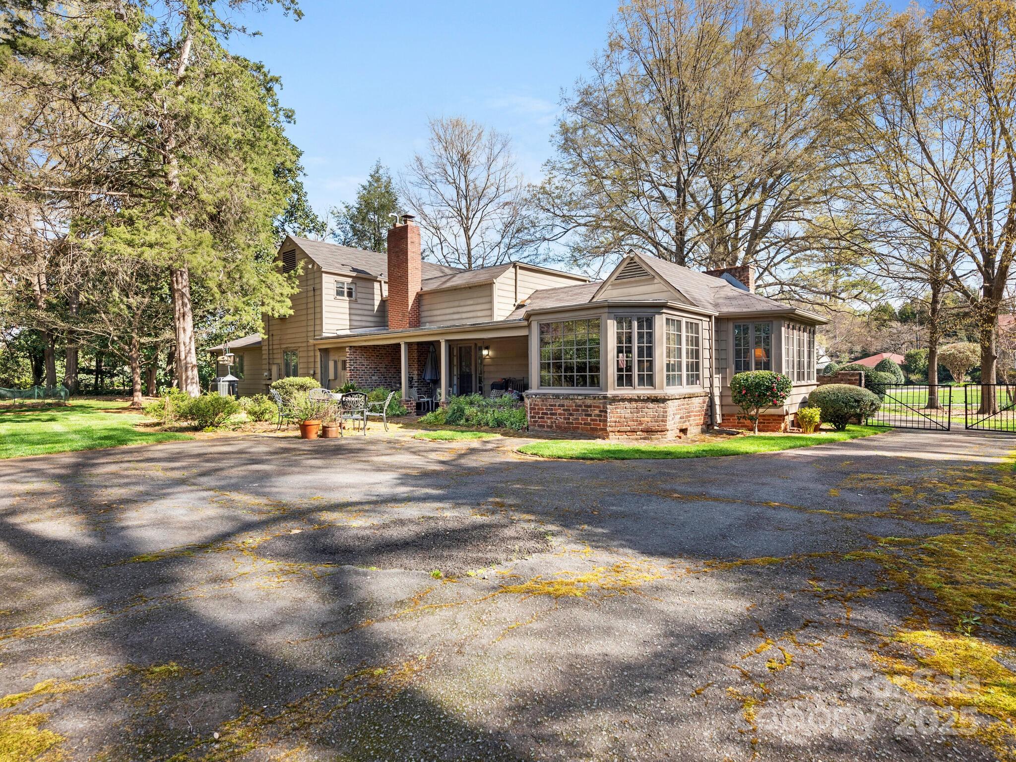 1950 Overhill Road Charlotte, NC 28211 - Photo 33 of 34 Gallery Image 33