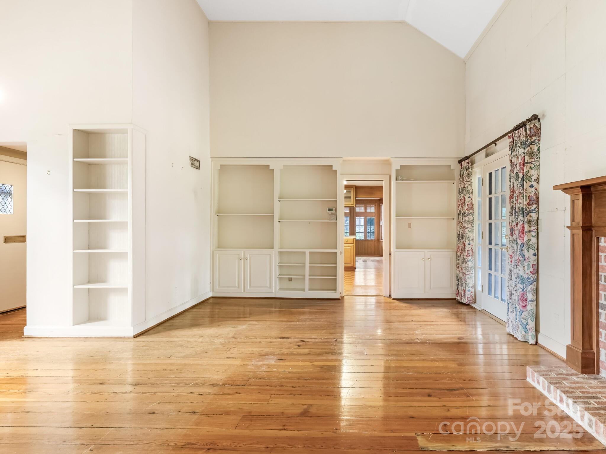 1950 Overhill Road Charlotte, NC 28211 - Photo 8 of 34 Gallery Image 8
