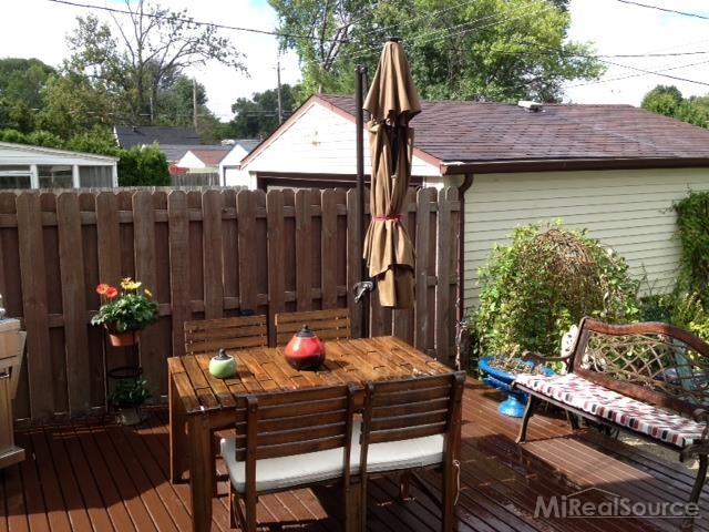 1512 Roslyn Road Grosse Pointe Woods, MI 48236 - Photo 22 of 30