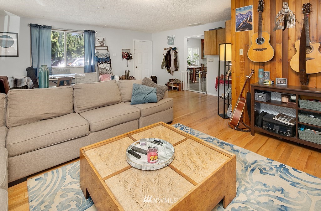 12008 Gibson Road Everett, WA 98204 - Photo 13 of 32 a living room with furniture and a window