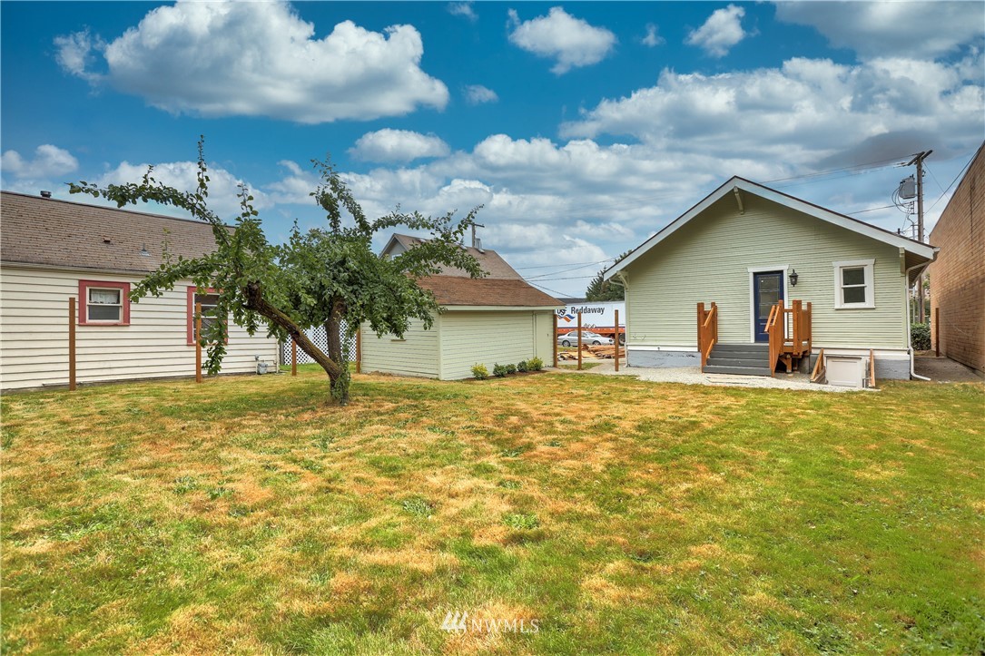 1019 North 1st Street Renton, WA 98057 - Photo 22 of 26