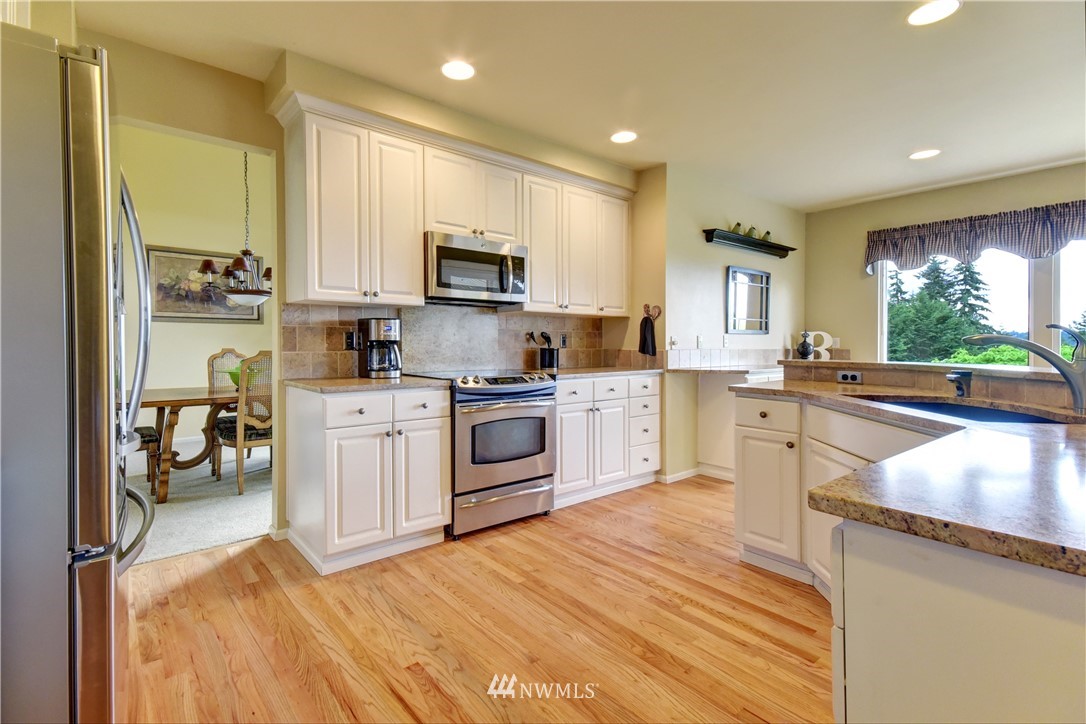 20410 29th Avenue Southeast Bothell, WA 98021 - Photo 4 of 25