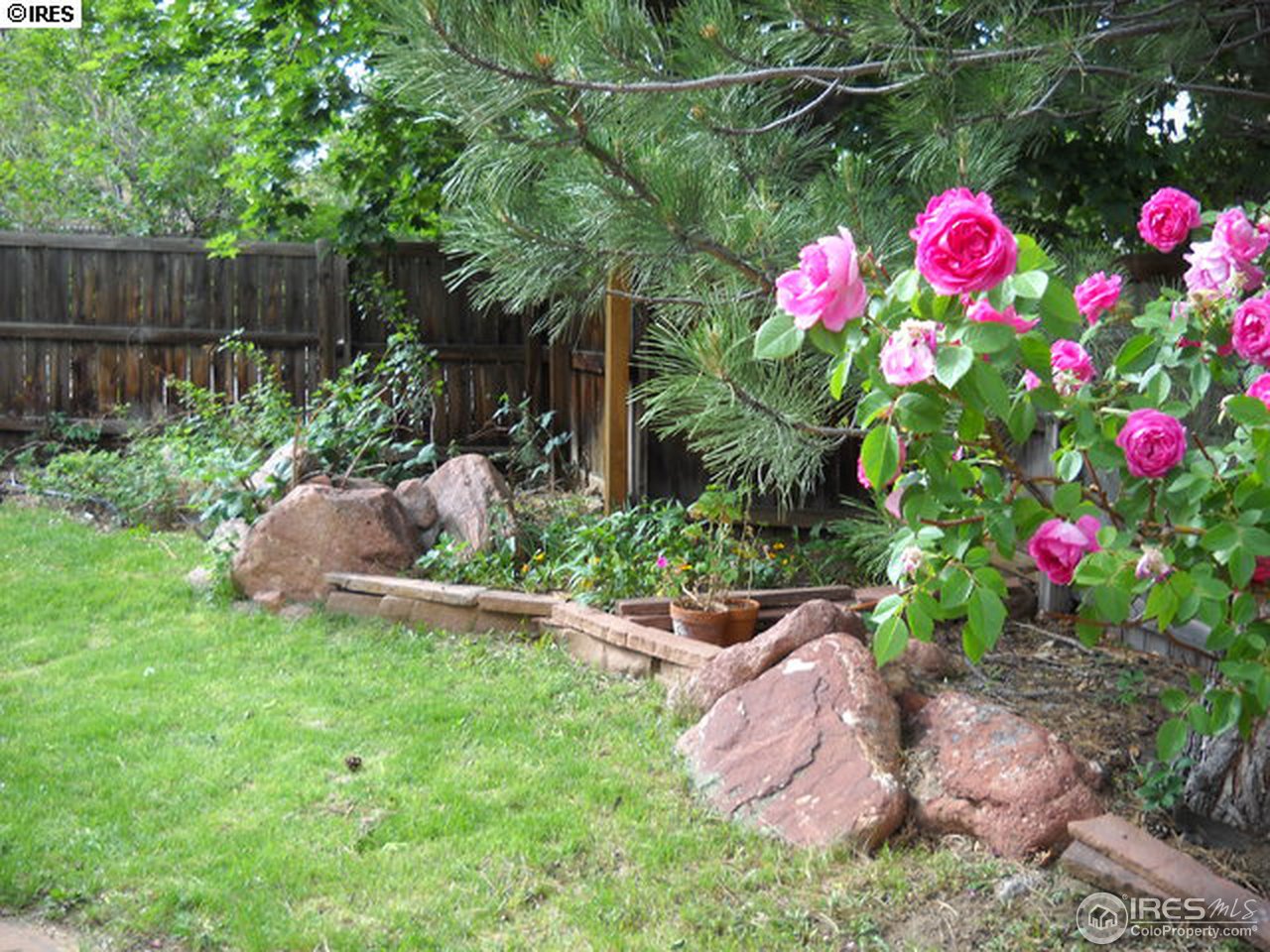 3172 Redstone Road Boulder, CO 80305 - Photo 22 of 24 a house view with a sitting space