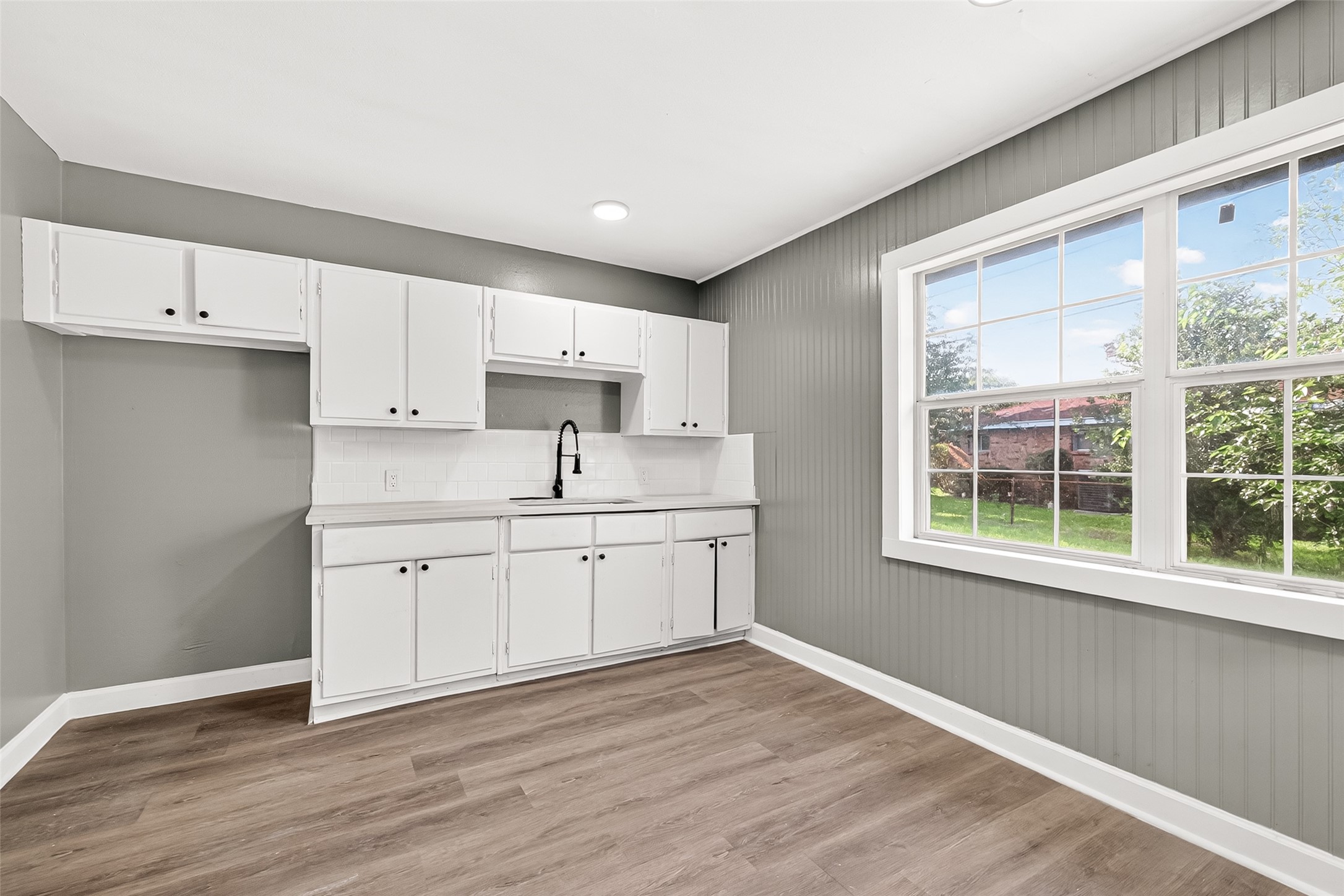 8666 Candy Street Houston, TX 77029 - Photo 11 of 36