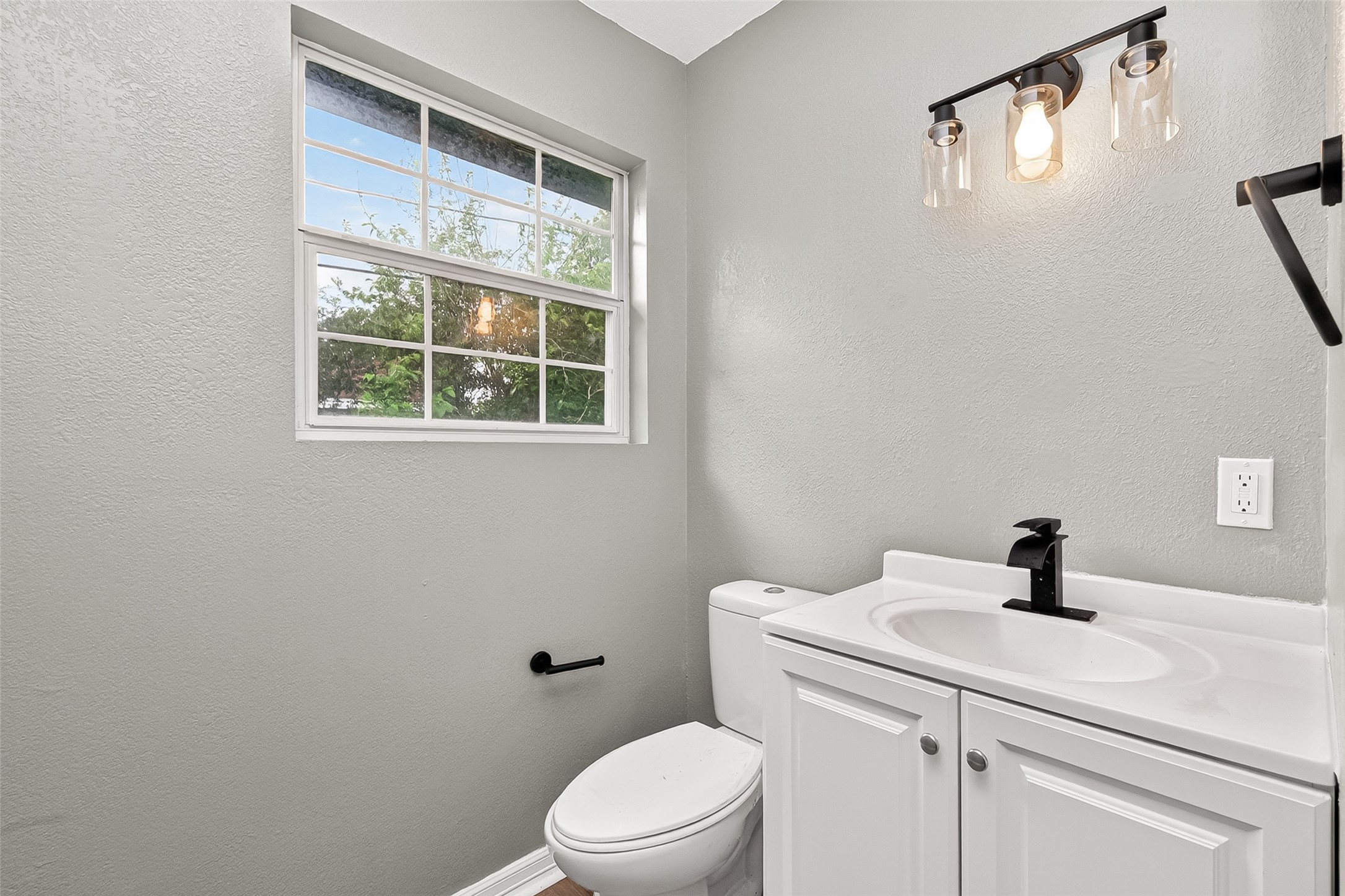 8666 Candy Street Houston, TX 77029 - Photo 21 of 36