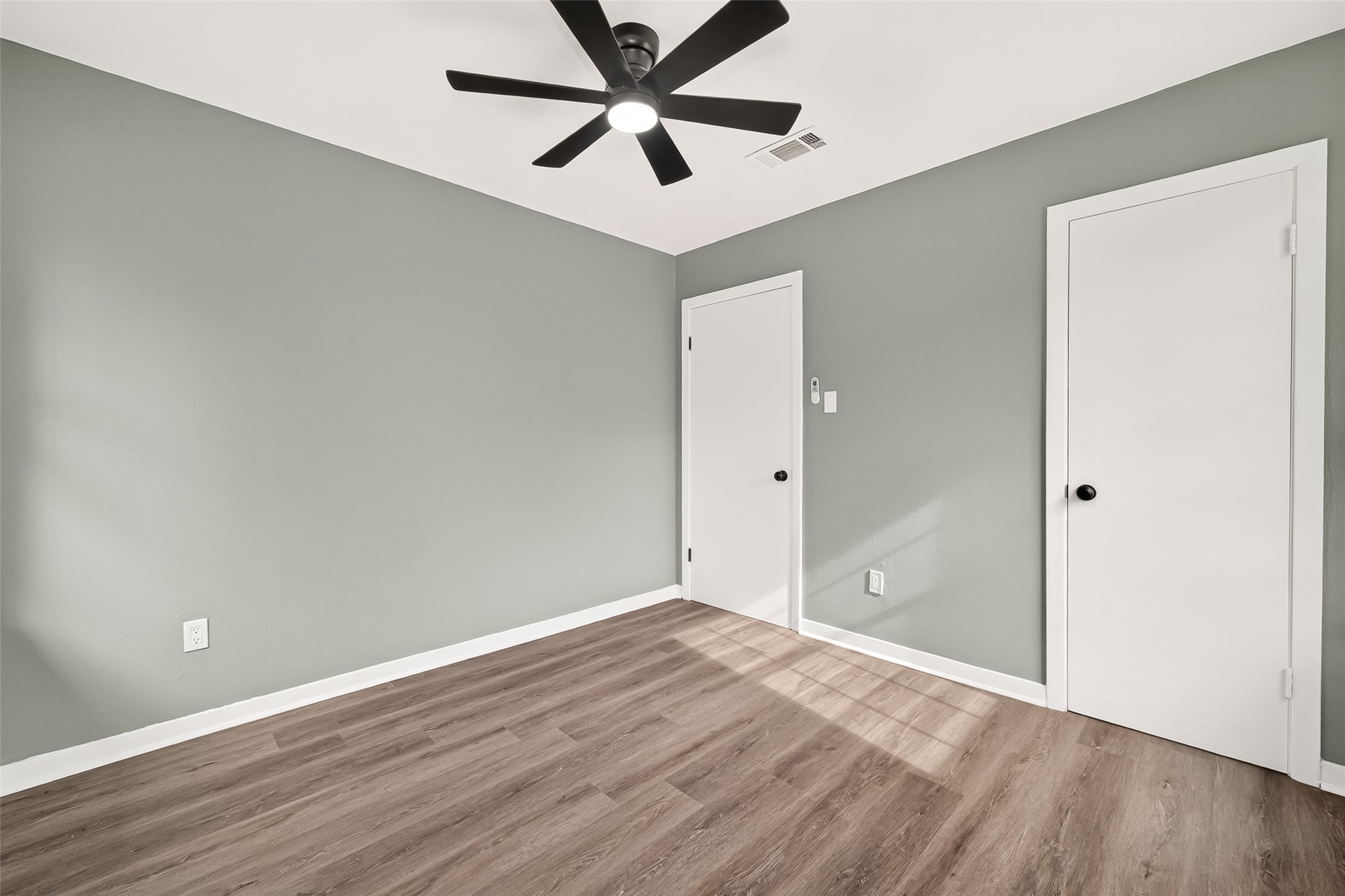 8666 Candy Street Houston, TX 77029 - Photo 22 of 36