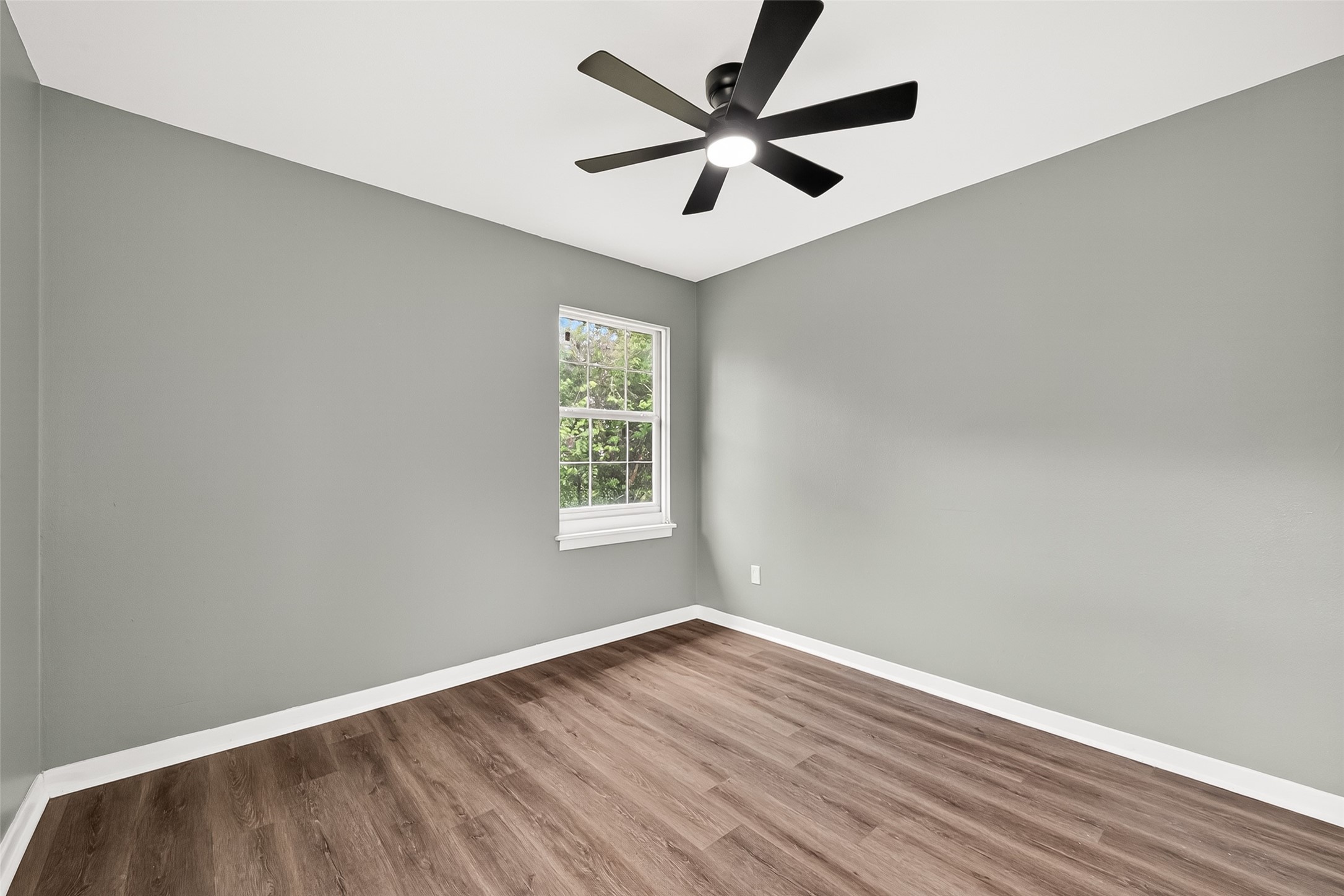 8666 Candy Street Houston, TX 77029 - Photo 23 of 36