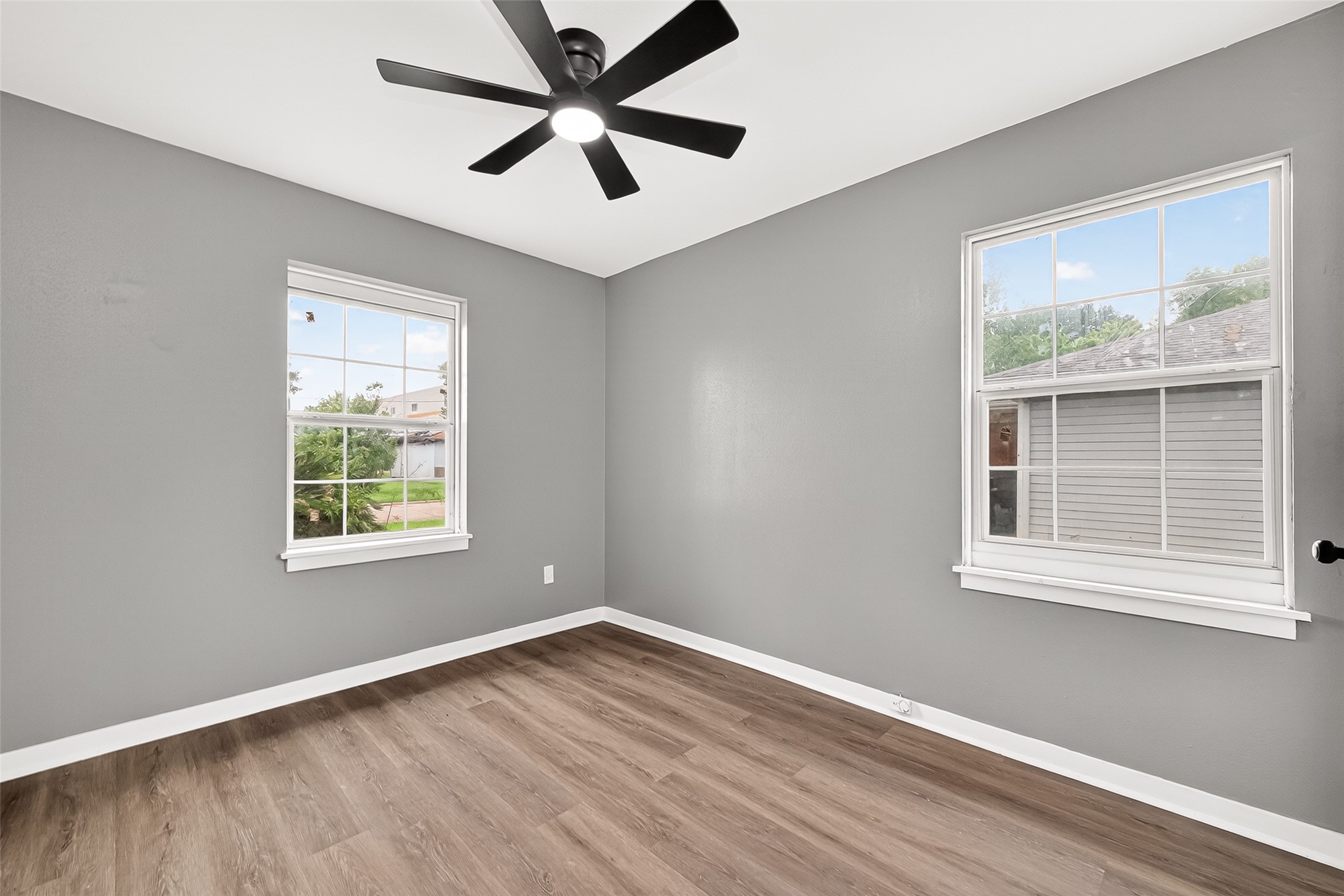 8666 Candy Street Houston, TX 77029 - Photo 25 of 36