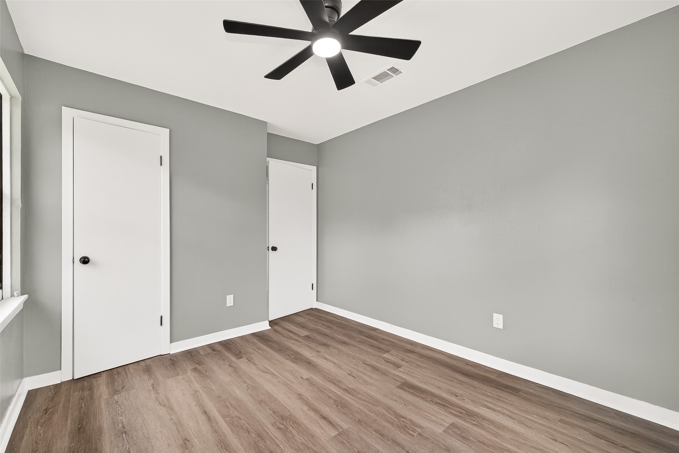 8666 Candy Street Houston, TX 77029 - Photo 27 of 36