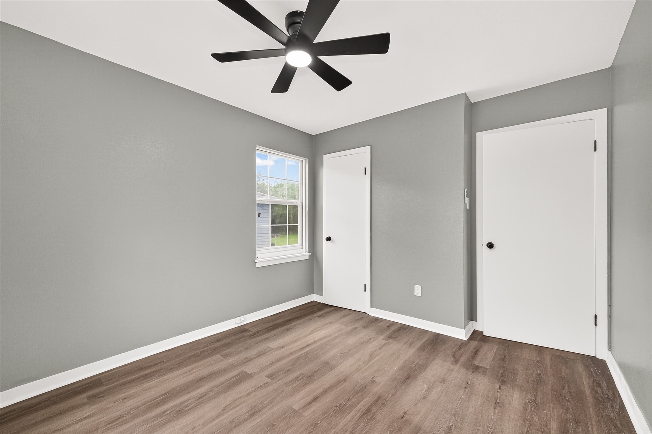 8666 Candy Street Houston, TX 77029 - Photo 28 of 36