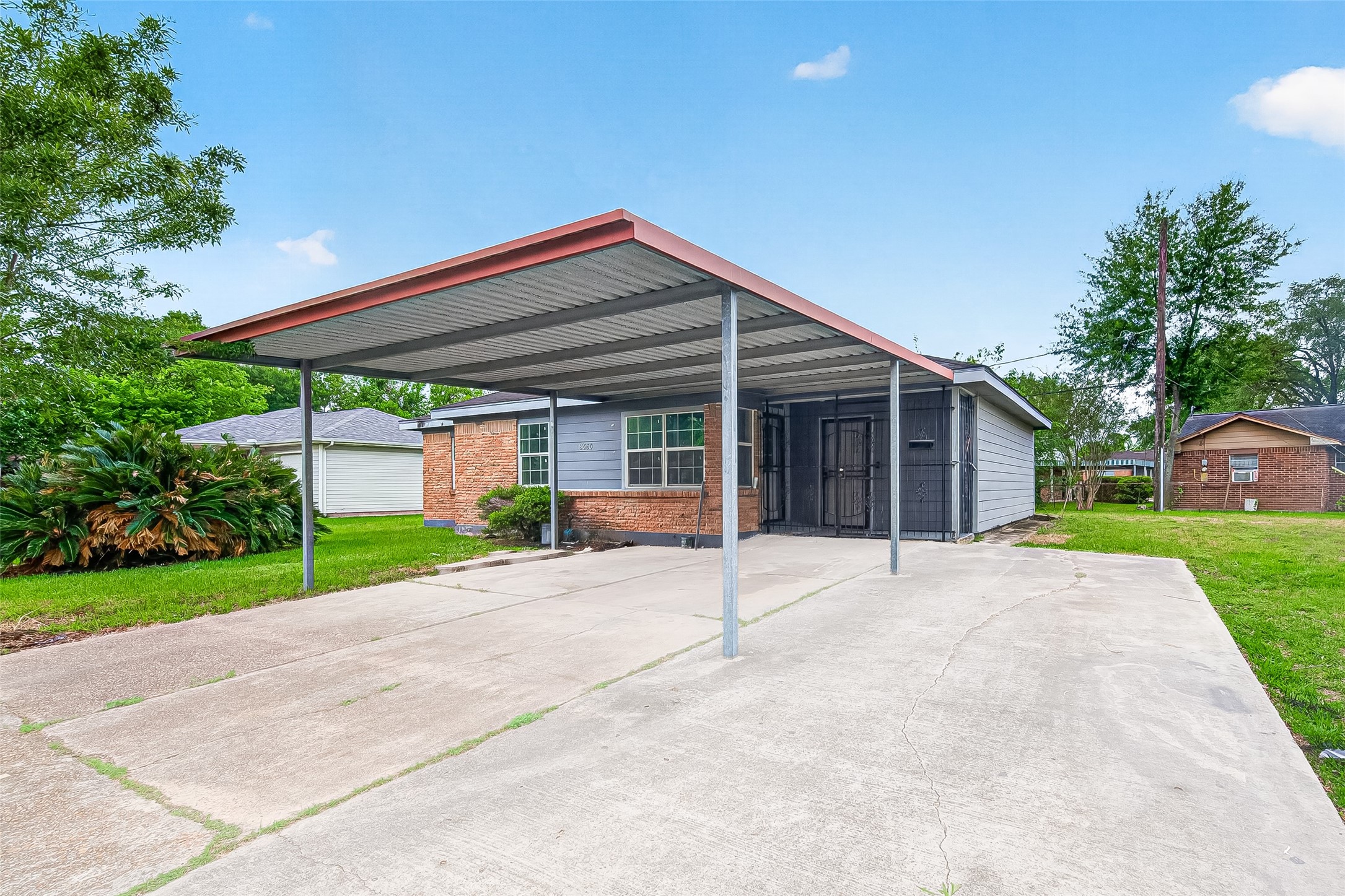 8666 Candy Street Houston, TX 77029 - Photo 3 of 36