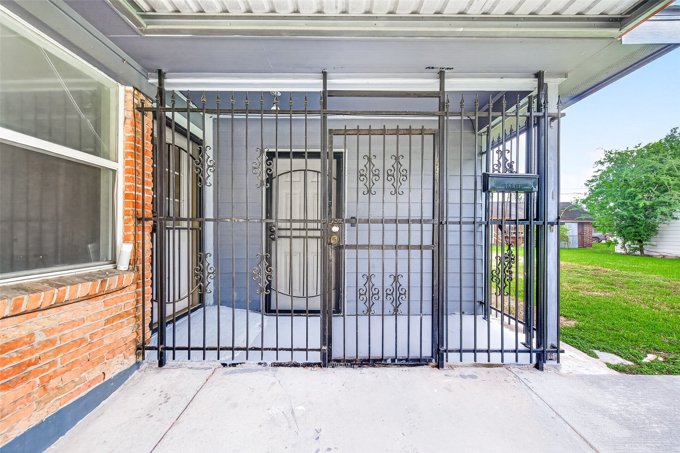 8666 Candy Street Houston, TX 77029 - Photo 4 of 36