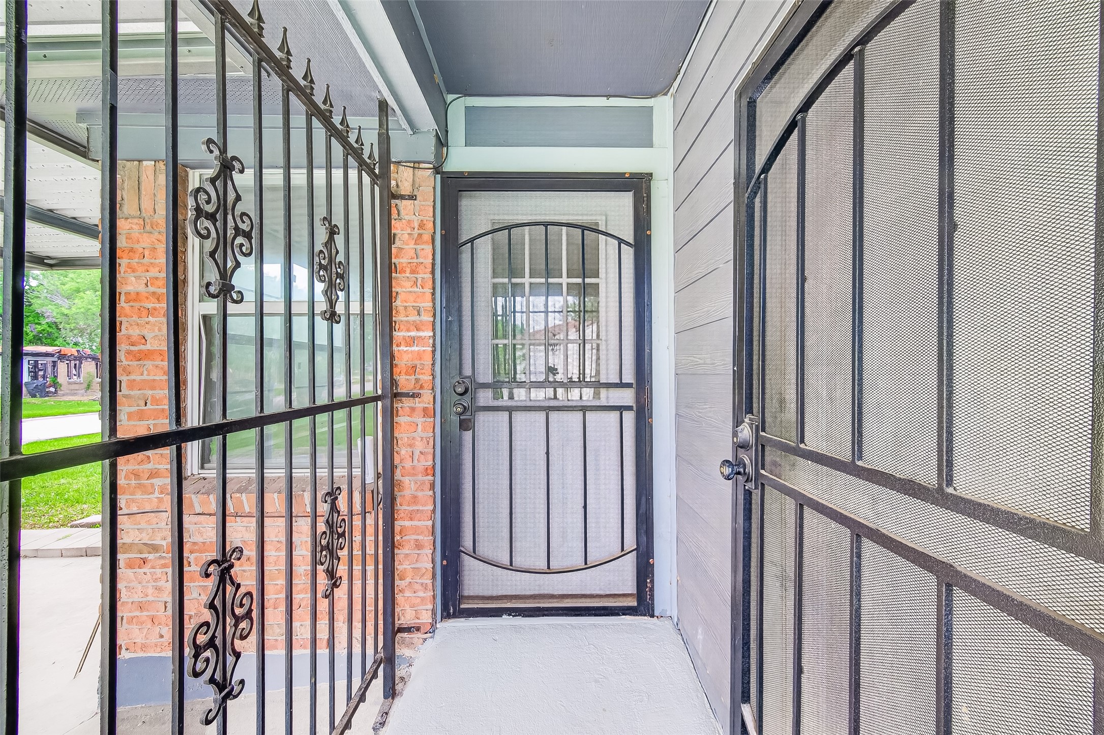 8666 Candy Street Houston, TX 77029 - Photo 5 of 36