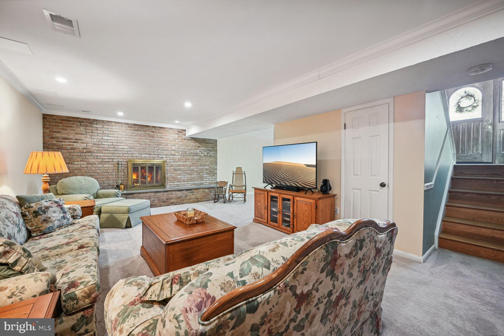 15317 Aylesbury Street Silver Spring, MD 20905 - Photo 25 of 57 Family Room