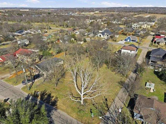 $35,000 | 802 Chase Avenue, Cleburne, TX 76031