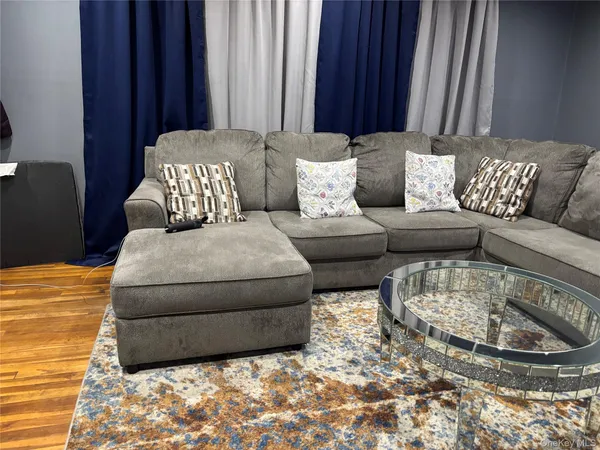 $949,000 | 146-15 221st Street | Brookville