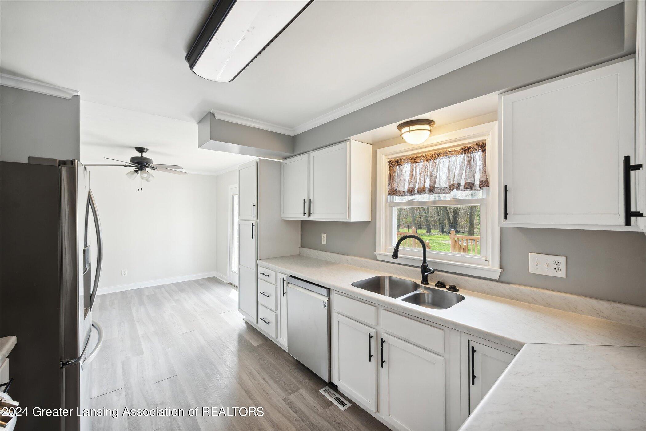 2385 Pine Tree Road Holt, MI 48842 - Photo 14 of 55 Kitchen