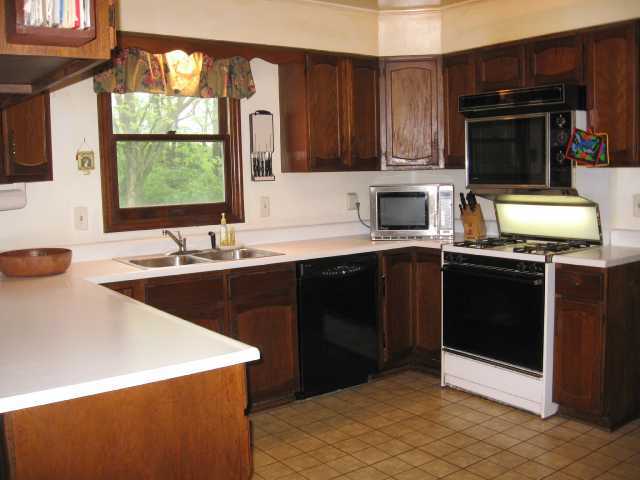 2438 Sandover Road Columbus, OH 43220 - Photo 3 of 14 Gallery Image 3