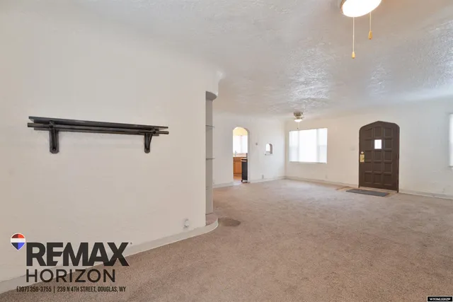 $219,900 | 327 South 6th Street, Douglas, WY 82633