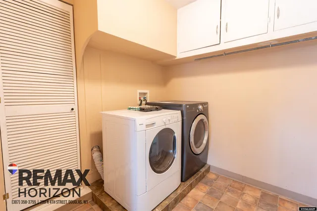 $219,900 | 327 South 6th Street, Douglas, WY 82633