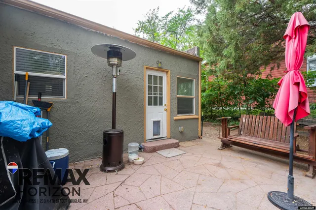 $219,900 | 327 South 6th Street, Douglas, WY 82633