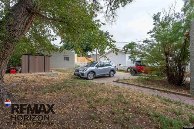 $219,900 | 327 South 6th Street, Douglas, WY 82633