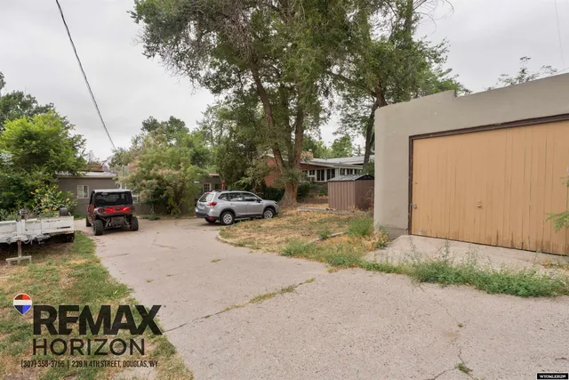 $219,900 | 327 South 6th Street, Douglas, WY 82633