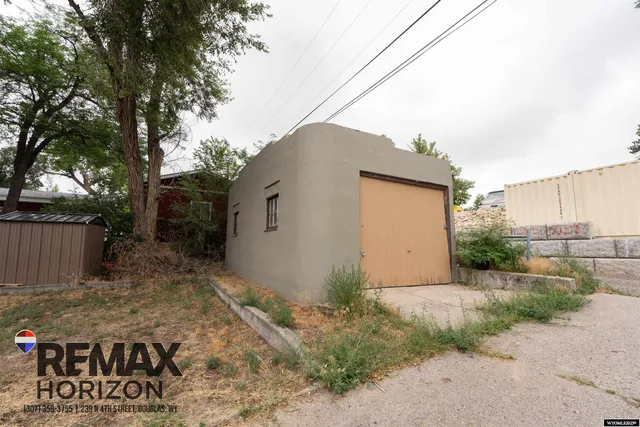 $219,900 | 327 South 6th Street, Douglas, WY 82633