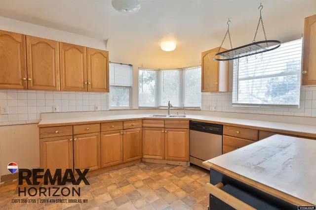 $219,900 | 327 South 6th Street, Douglas, WY 82633