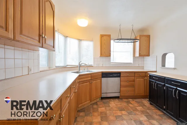 $219,900 | 327 South 6th Street, Douglas, WY 82633