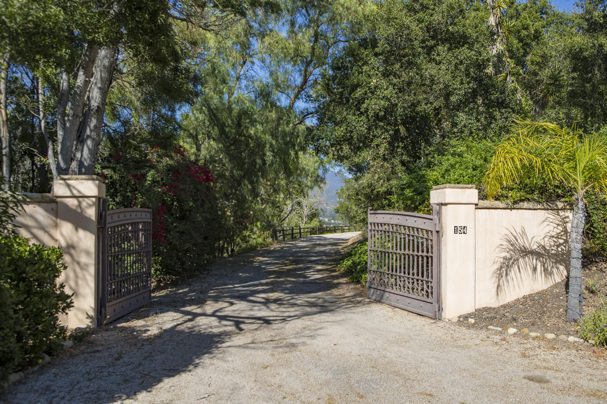 154 Conejo Road Santa Barbara, CA 93103 - Photo 7 of 25 154 Conejo20170612_0001