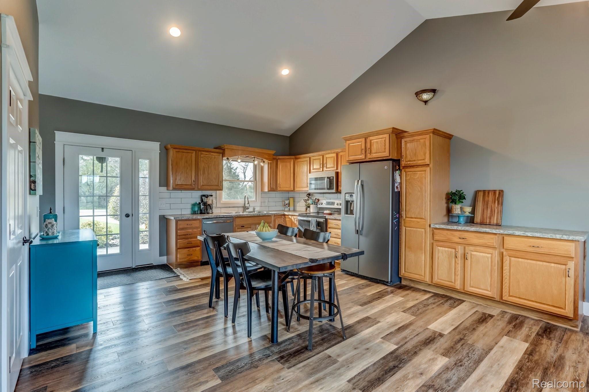 48 West Snover Road Mayville, MI 48744 - Photo 6 of 34 48 W Snover Rd, Mayville, MI 48744-6.jpg-SMALL