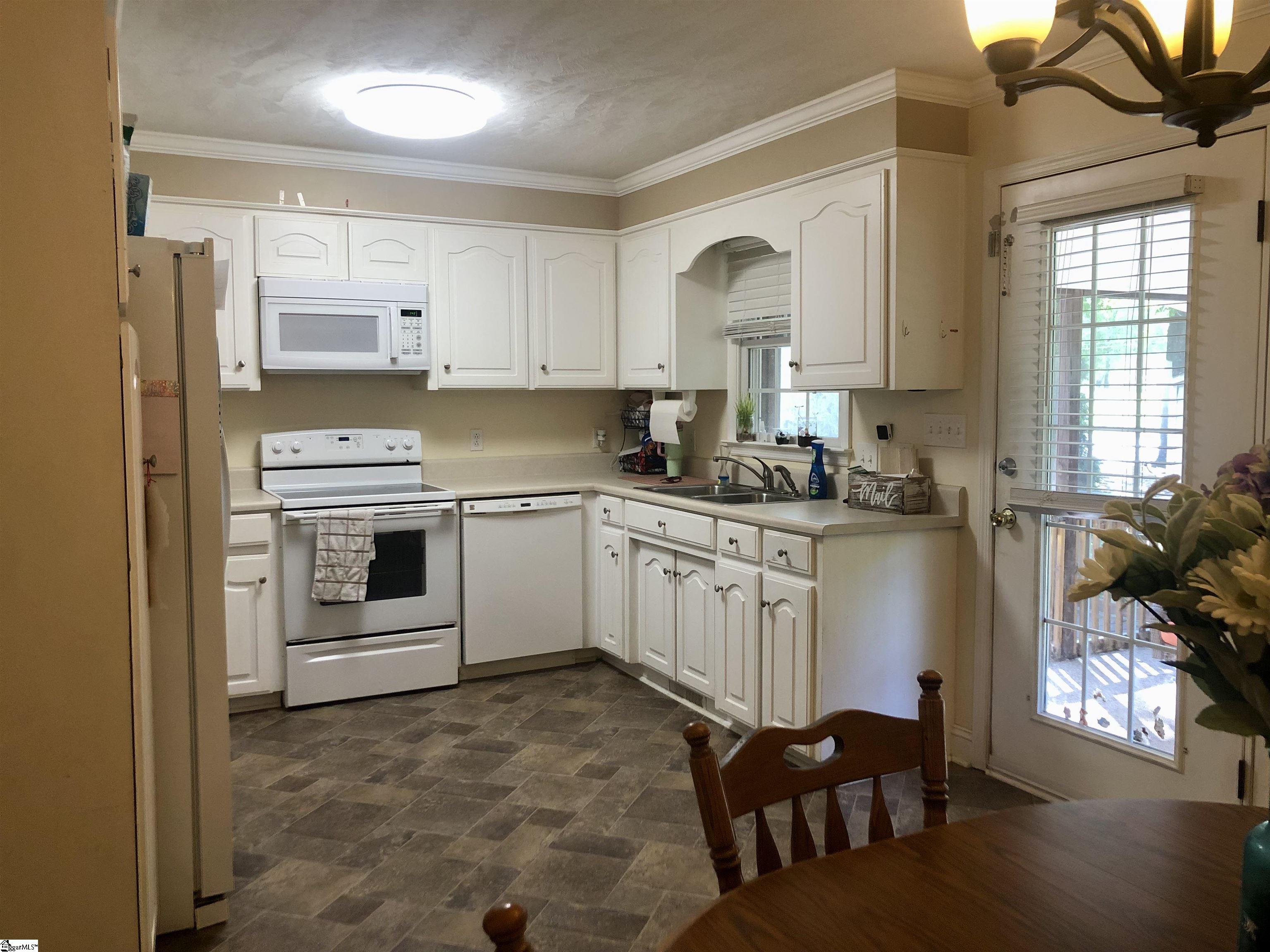 319 Vinyard Road Boiling Springs, SC 29316 - Photo 6 of 16 Gallery Image 6