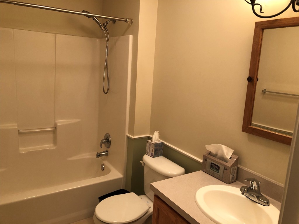 3842 Country Club Road Endwell, NY 13760 - Photo 10 of 22 Gallery Image 10