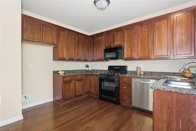 $349,500 | 1186 Ridenour Boulevard, Unit 5, Kennesaw, GA 30152