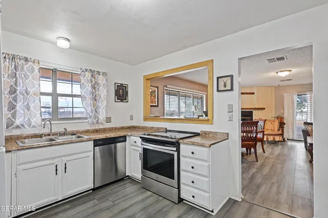 $275,000 | 1100 West Fort Davis Avenue, Alpine, TX 79830