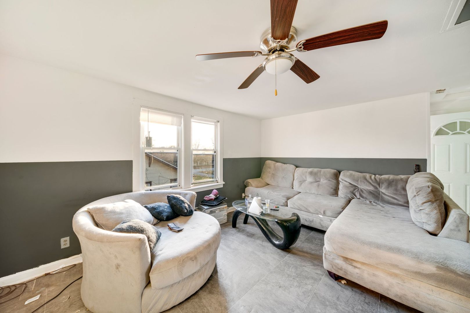 14446 Des Plaines Street Harvey, IL 60426 - Photo 17 of 19 a living room with furniture