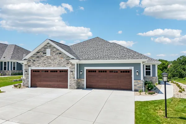 $633,900 | 2116 Bluestem Drive, Unit 1402, Waukesha, WI 53188