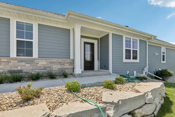 $633,900 | 2116 Bluestem Drive, Unit 1402, Waukesha, WI 53188