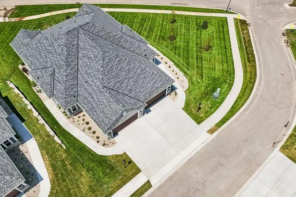 $633,900 | 2116 Bluestem Drive, Unit 1402, Waukesha, WI 53188